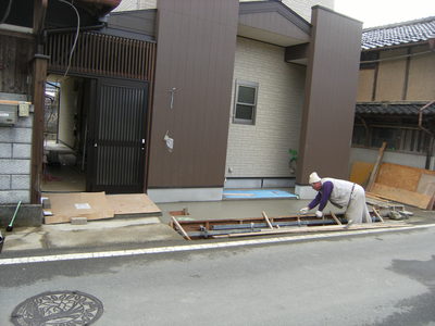 出入口コン