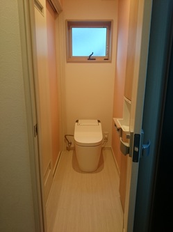 トイレに戸が２つ