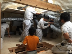 屋根裏.jpg