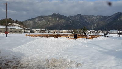 雪に埋もれる基礎