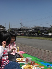 お外でランチ