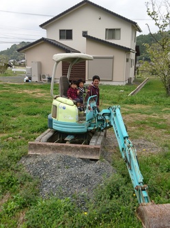 ユンボ　工務店