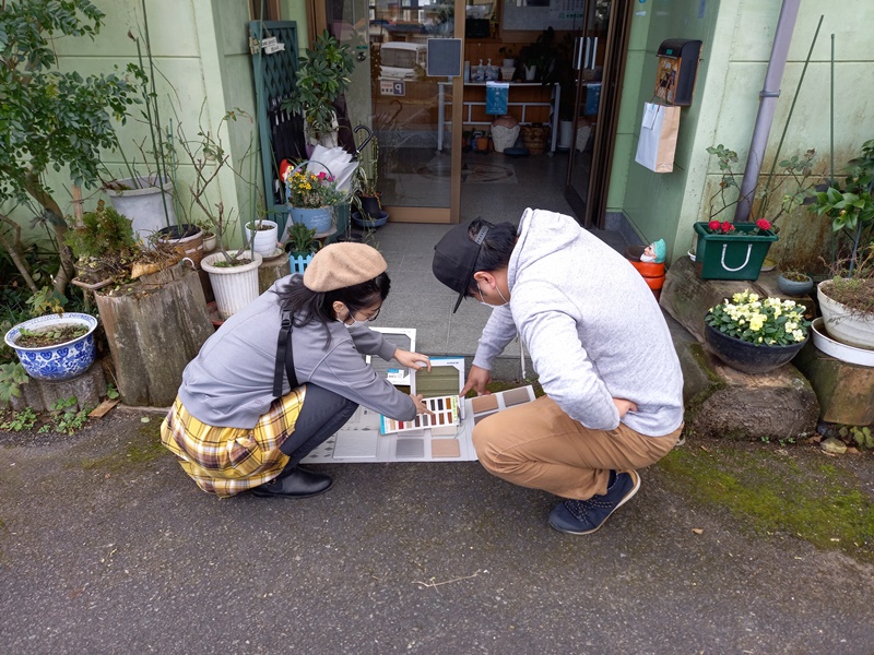 春日工務店　打ち合わせ　色合わせ