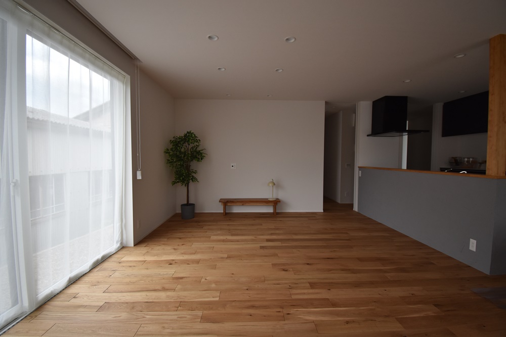 玄関から4way動線の平屋　春日工務店　丹波市